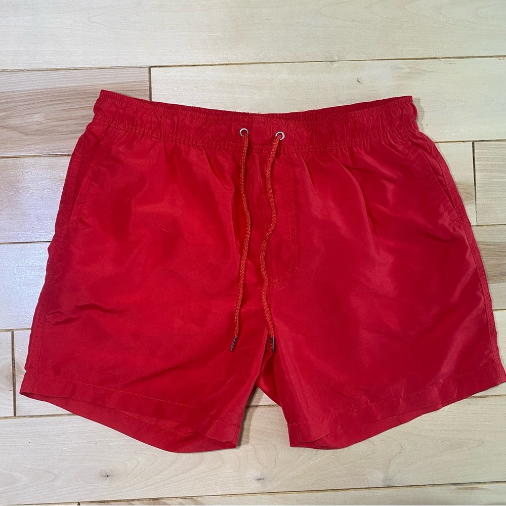 Refuge red swim trunks, size M, excellent condition!